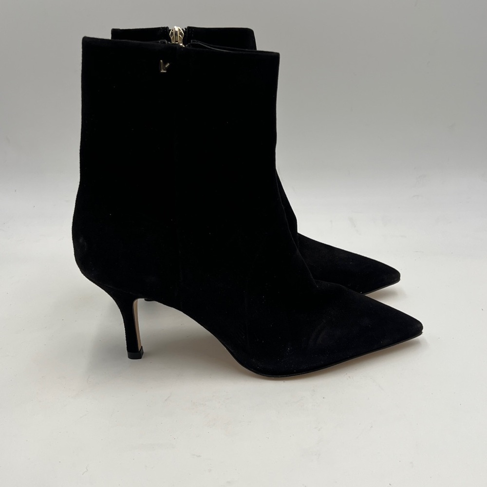 Larroude Black Heeled Boots with Sleek Design